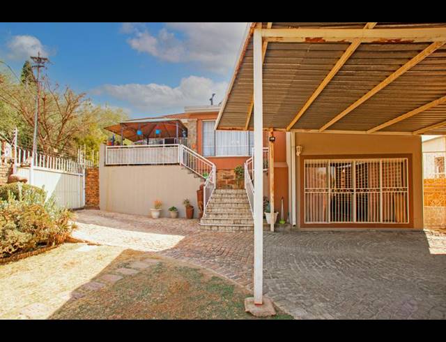 4 BEDROOM HOUSE FOR SALE IN KENSINGTON